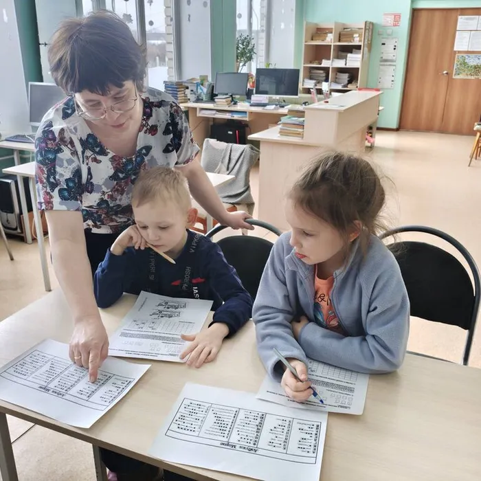 В Курманской сельской библиотеке для детей старшей группы ДОУ «Журавлик» прошло мероприятие «Защитники земли русской».