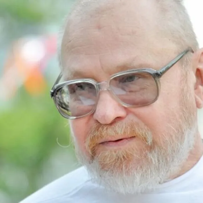 2 января исполняется 65 лет Тиму Собакину, автору весёлых и добрых детских стихов, рассказов и сказок