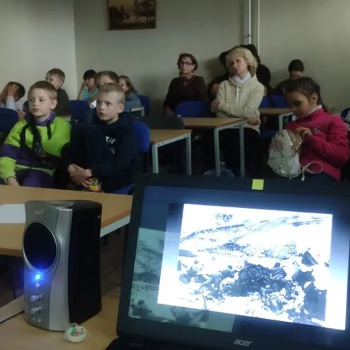 Спасибо вам за тишину! День Памяти и скорби в филиале городской библиотеки